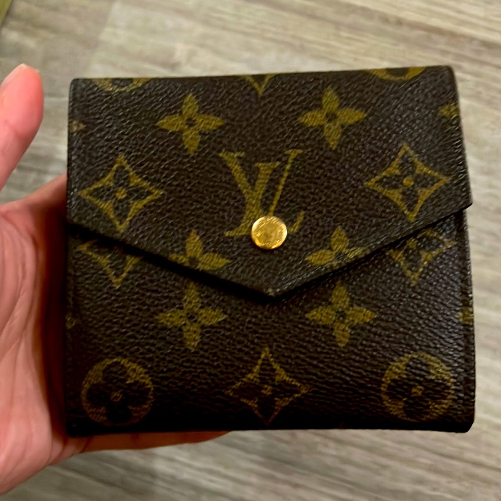 Authentic Lv compact wallet vintage
